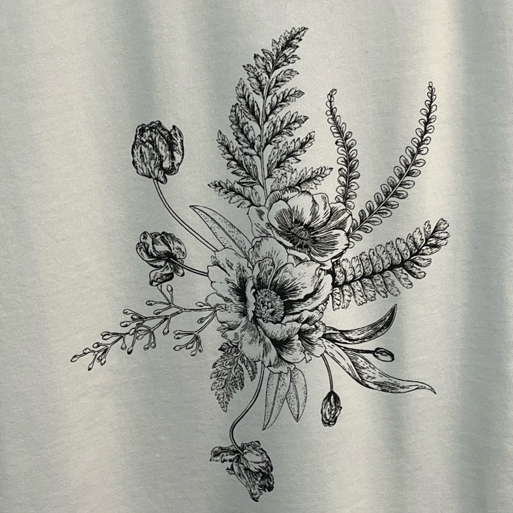 NWT Talbots White Crewneck T-Shirt w/Black Flower Design - Large - Picture 2 of 7